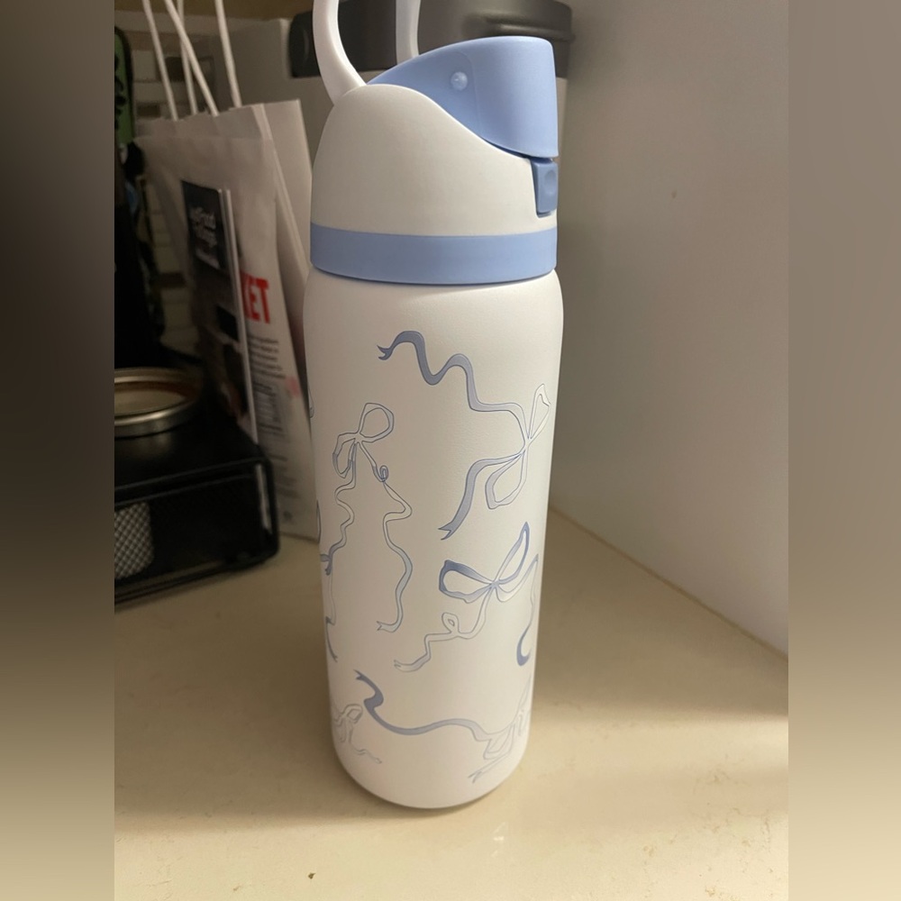 Bow’s Water bottle